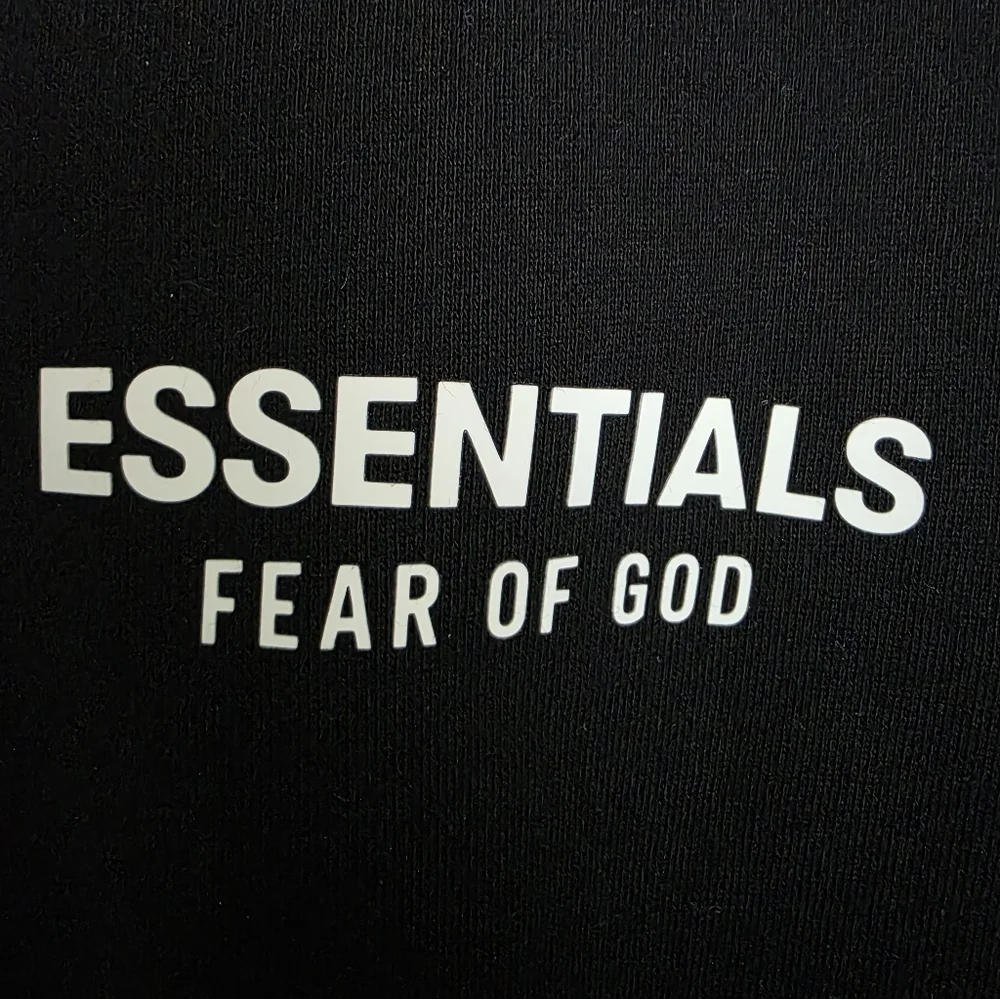 Fear of God Essentials Classic Fit Logo Graphic Sweatshirt - Picture 5 of 9